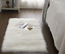 Super Soft Fluffy Faux Sheepskin Rug, Shaggy Silky Plush Carpet For Bedrooms Rugs Living Room Kids Rooms Decor Bedside Rugs (27.5 x 53.1 inch, White)