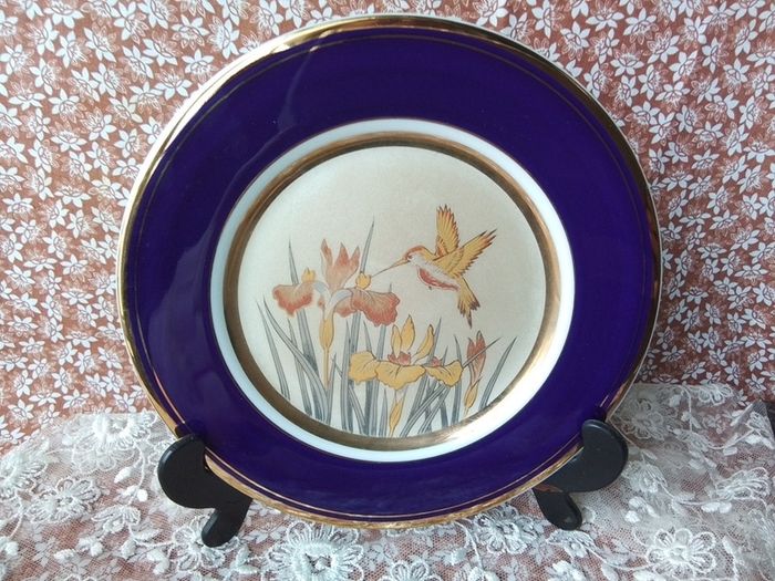 Japanese 'Humming Bird' Display Plate