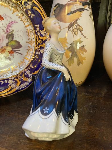 Royal Doulton figurine "Lisa"
