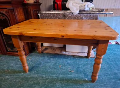 Solid Pine Table Neat