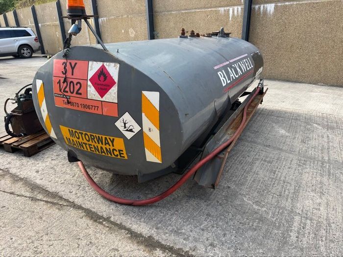 Spartan 6000L / 1500 gal steel fuel tank