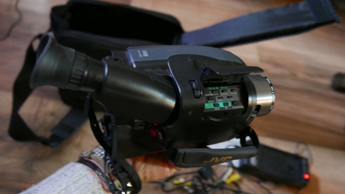 JVC GR-AX337E Compact VHS Camcorder + Carry Bag & Charger (the battery doesn't hold a charge - it works perfectly on the charger)
