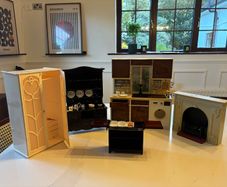 Vintage 1970s/1980s Sindy Doll Furniture Collection - 5 Piece Job Lot With Accessories