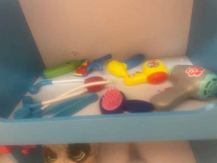 Wooden vet centre by Melissa and Doug
