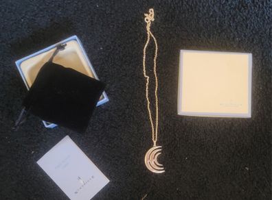 Newbridge Silverware Tara Pendant on a Chain