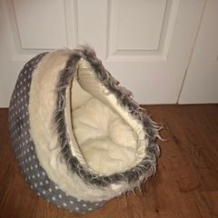 Brand NEW Zooplus cat/small dog bed