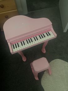 kids pink piano