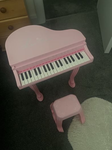 kids pink piano