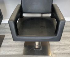 Salon chair