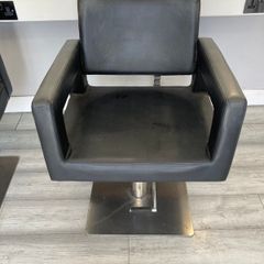 Salon chair