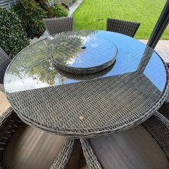 Rattan Round Table and 6 Chairs
