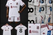 Liverpool kids football kit