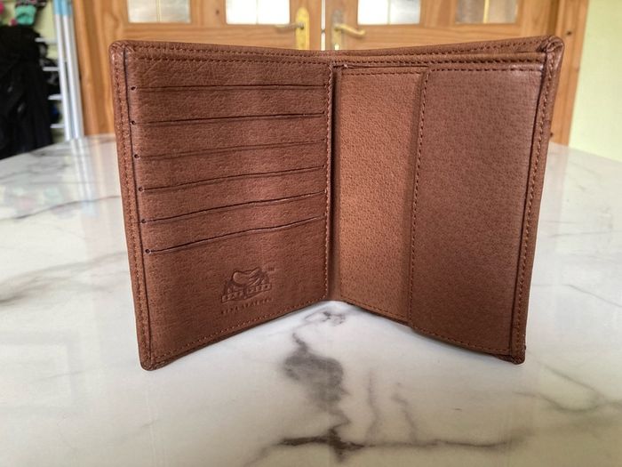 1991 Vintage Saddler Leather Wallet