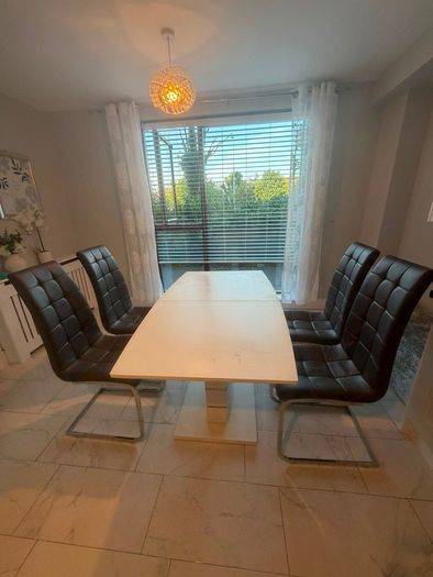 dinning table
