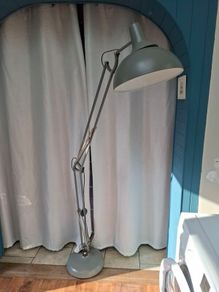 Floor lamp swing-arm