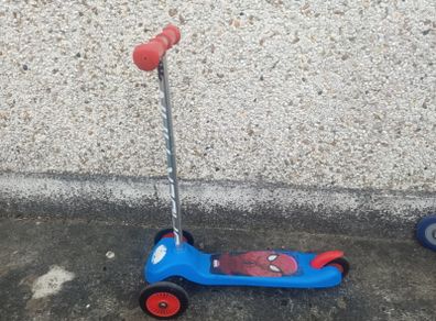 Kids scooter - Spiderman tri-scooter