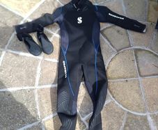 Scubapro definition Steamer 5mm diving wetsuit (L), shoes & Finns (both size 8)