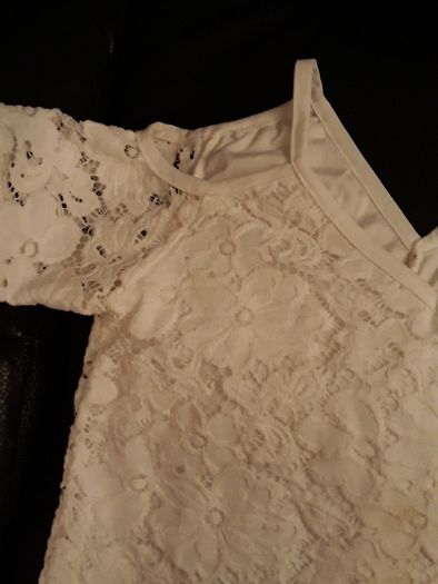Lace V-Neck Top/Size:10 UK