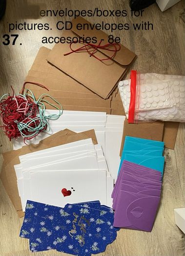 Envelopes for people crures and CD