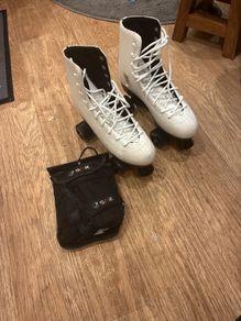 Roller-skates