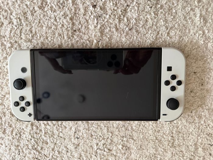 Nintendo Switch OLED 64GB, Boxed/ White