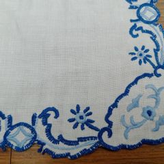 vintage linen, linen traycloth, hand embroidery