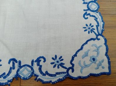 vintage linen, linen traycloth, hand embroidery