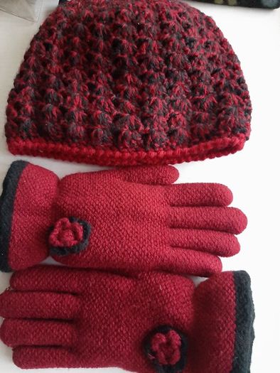 New hat and gloves tag attached