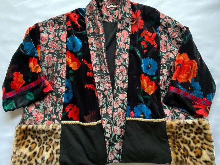 Zara Velvet Kimono Jacket Size Medium