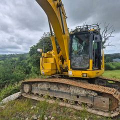 Komatsu 228