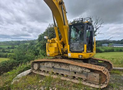 Komatsu 228