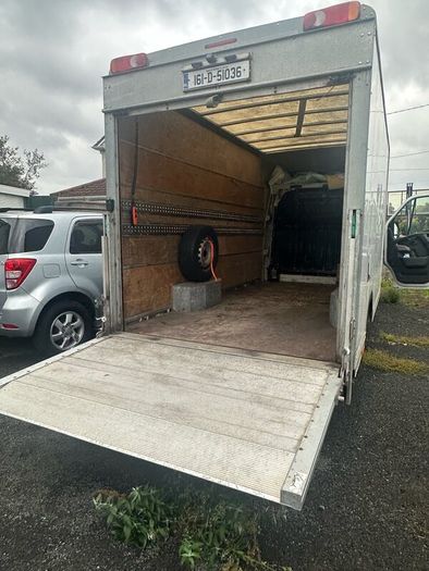 Renault Master Luton low loader with tail lift