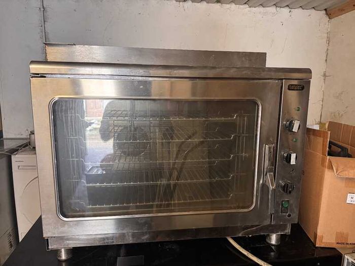 Unox XV401 Commercial Convection and Steam Oven