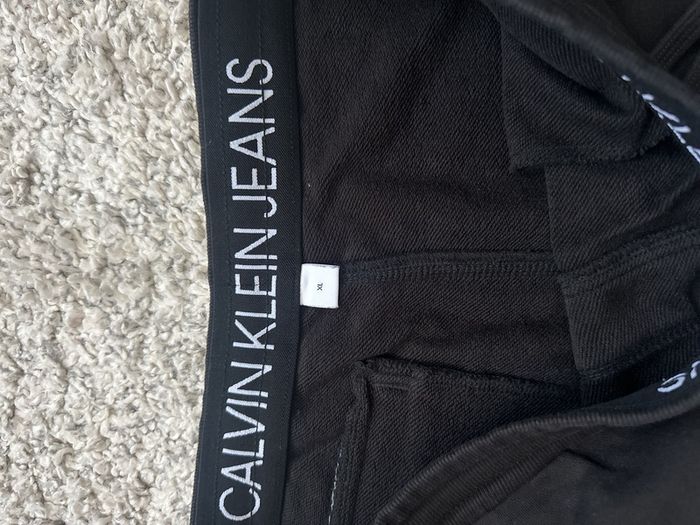 Calvin Klein Jeans black shorts (XL)