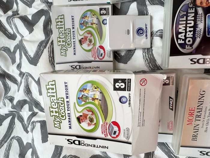 10 DS games w Nintendo ds lite game bundle