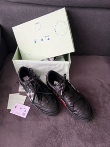 Beand new leather off white shoes