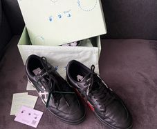 Beand new leather off white shoes