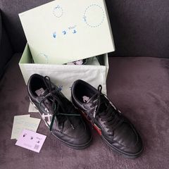 Beand new leather off white shoes
