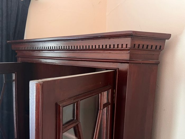Beautiful Mahogany Glass Cabinet