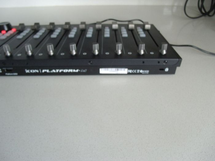 icon pro audio  Platform M+ Midi/audio DAW controller with motorized faders - As new