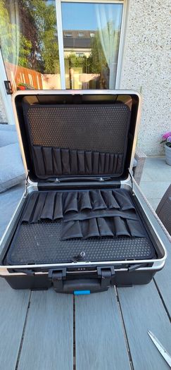 tool case B+W international