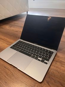 MacBook Air M1 2020 - Broken LCD Screen