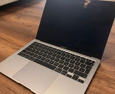 MacBook Air M1 2020 - Broken LCD Screen