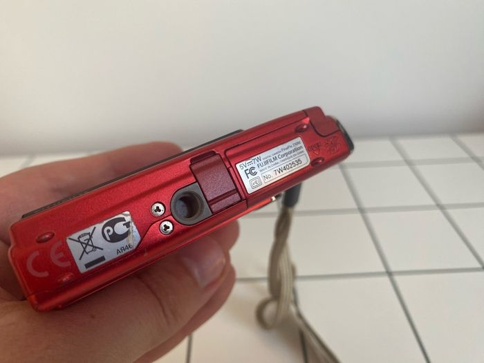 Fujifilm Digital Camera FinePix Z10fd 7.2MP Red Working No Charger