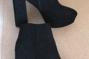 Black NEW LOOK platform  ankle boots, excellent condition