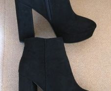 Black NEW LOOK platform  ankle boots, excellent condition