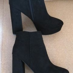 Black NEW LOOK platform  ankle boots, excellent condition