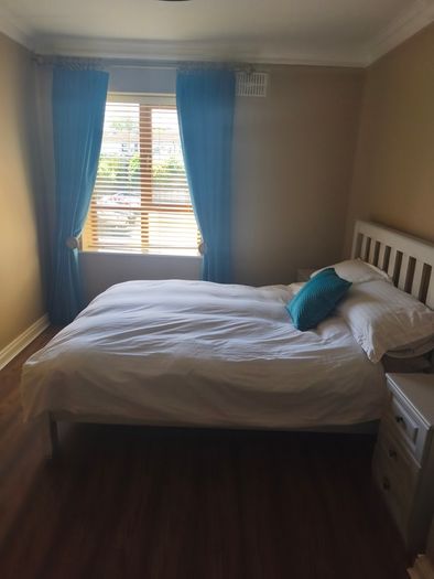 Double bed and two bedside lockers
