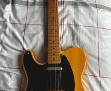 Left hand fender squire telecaster vox amp, pedals