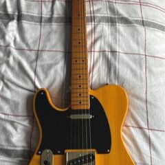 Left hand fender squire telecaster vox amp, pedals